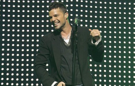Ricky Martin isi scrie memoriile