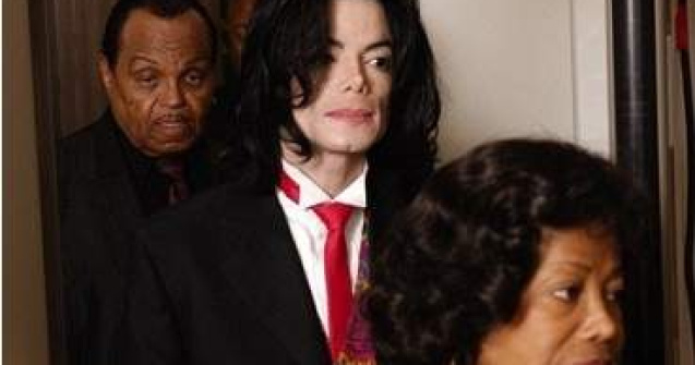 Parintii lui Michael Jackson divorteaza