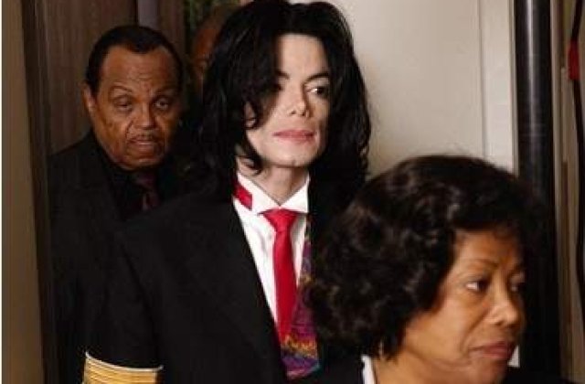 Parintii lui Michael Jackson divorteaza