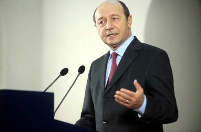 Basescu: Politica fiscal-bugetara generata de Guvern si acceptata de FMI, gresita