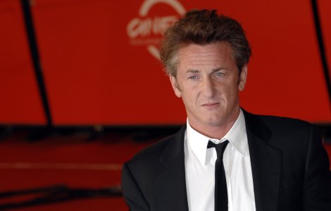 Sean Penn le-a spus miliardarilor să cumpere escadrile de avioane de război pentru Ucraina