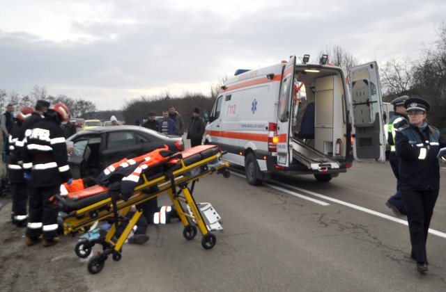 București: Accident cu șapte mașini la ieșirea din Capitală/Trei persoane rănite 