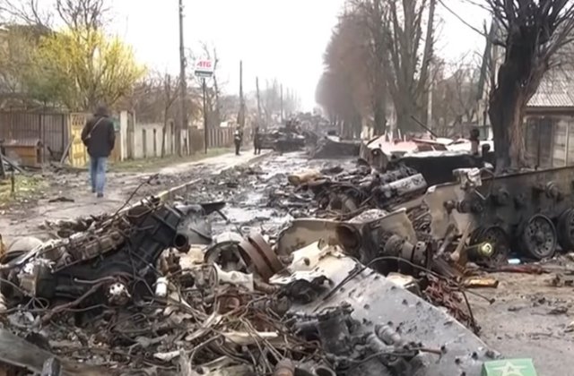 Cinci cadavre descoperite &icirc;n satul ucrainean Mot&icirc;j&icirc;n, printre care cele ale familiei primăriței 