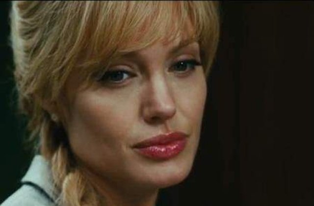 Cum ar arata Angelina Jolie daca ar fi barbat?