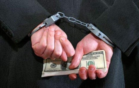 Un senator PSD, urmarit penal pentru ca ar fi luat mita 200.000 euro