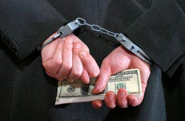 Un senator PSD, urmarit penal pentru ca ar fi luat mita 200.000 euro