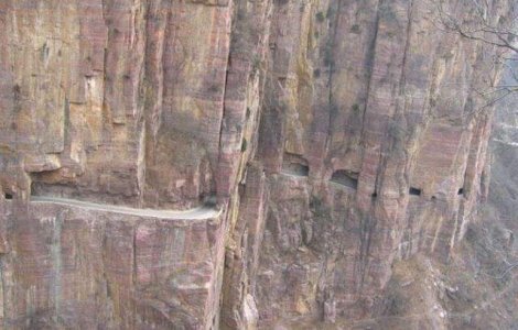  Top  TOP 10 cele mai periculoase drumuri din lume