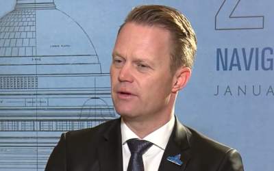 Danemarca expulzează 15...