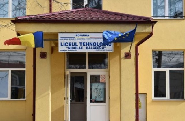 Un elev de la Liceul Tehnologic din Flămânzi a fost incendiat în timpul unei ore