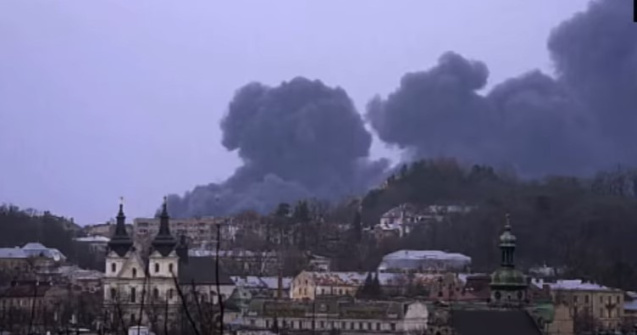 Atacurile aeriene ale trupelor ruse continuă la Mariupol