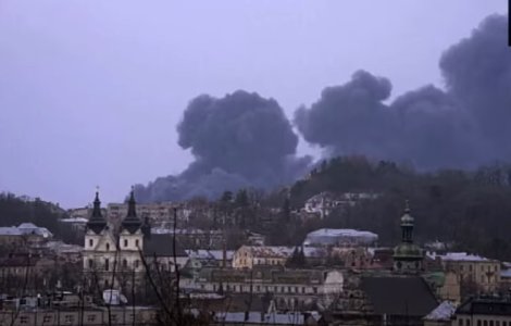 Atacurile aeriene ale trupelor ruse continuă la Mariupol