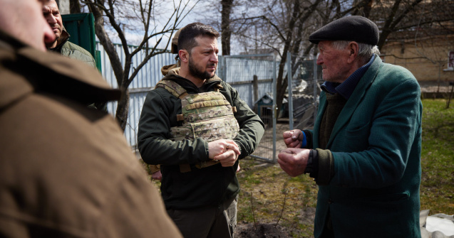 Zelenski: Rusia blochează accesul umanitar la Mariupol pentru a ascunde "mii" de victime