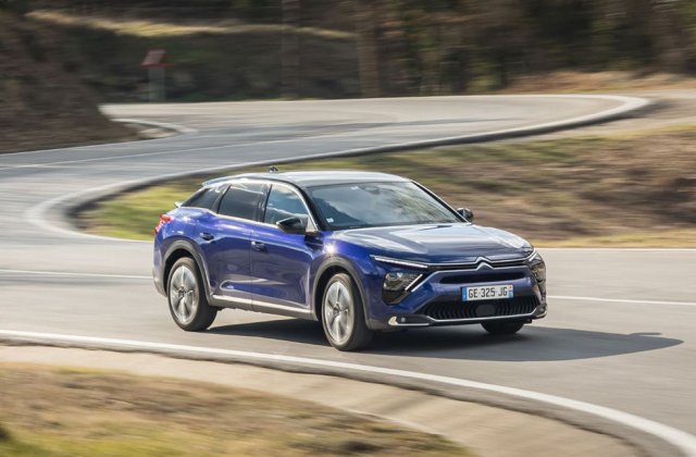 Test Drive Citroen C5X - Un altfel de sedan 