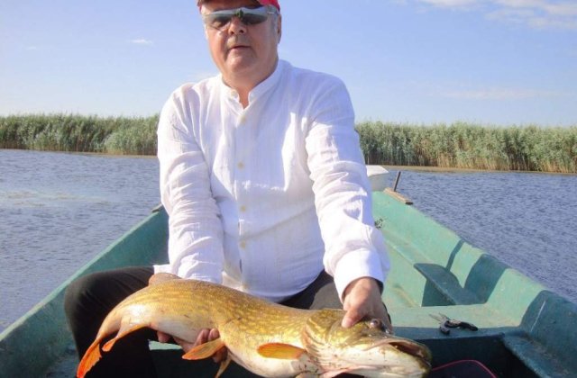 Nastase, la pescuit in Delta