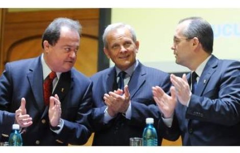 Stolojan: Schimbarea guvernului, bucuria nebunilor