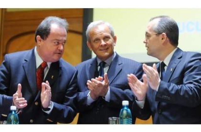 Stolojan: Schimbarea guvernului, bucuria nebunilor