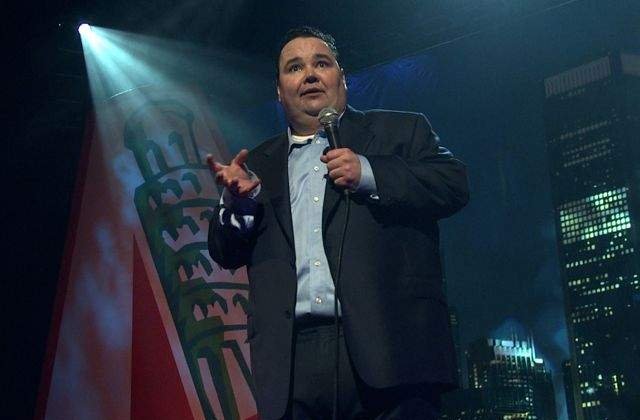 Un cunoscut actor de stand-up comedy, gasit mort in camera sa de hotel