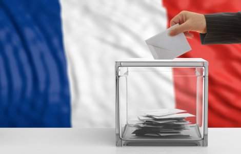 Secțiile de votare din Franța s-au deschis. Ce aleg astăzi cetățenii francezi