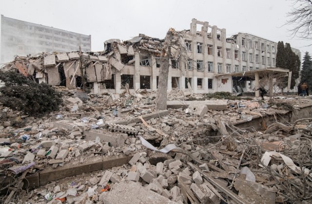 Groapă comună cu zeci de civili ucraineni a fost descoperită la Buzova