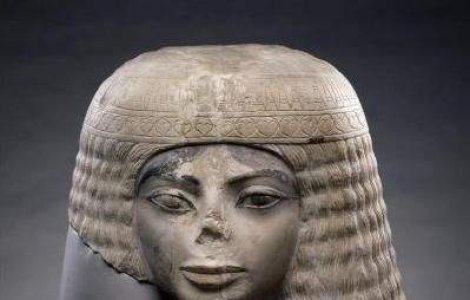 Michael Jackson, intruchipat de o statuie egipteana