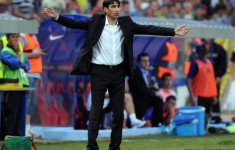 E oficial: Piturca a semnat cu Universitatea Craiova