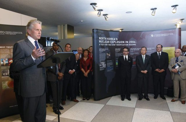 Michael Douglas, dat in judecata de fosta sotie