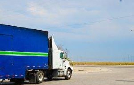  Video  Vroiau sa treaca granita ascunsi intr-un TIR