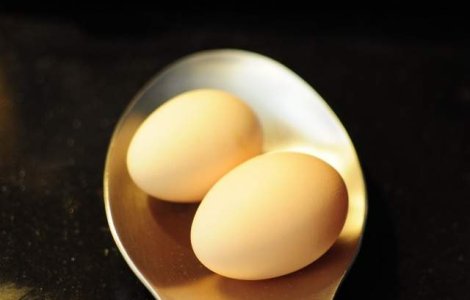 Preturile de consum au stagnat in martie. Cartofii, ouale si laptele s-au ieftinit