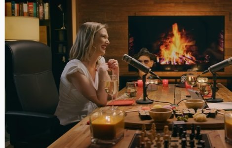 Adela Popescu a fost un copil cu probleme: „Mi-a băgăt degetul pe gât și...”