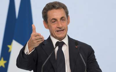 Fostul preşedinte al Franţei,...