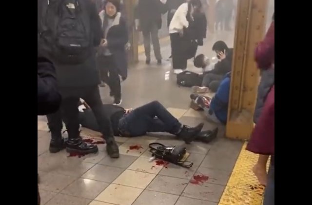 VIDEO Atac armat într-o staţie de metrou din la New York. 13 oameni au fost răniți