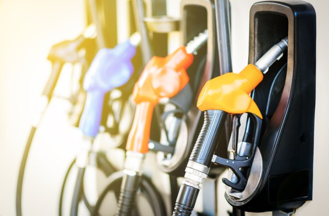 La ce preț au ajuns benzina și motorina &icirc;n Rom&acirc;nia, miercuri, 13 aprilie 2022