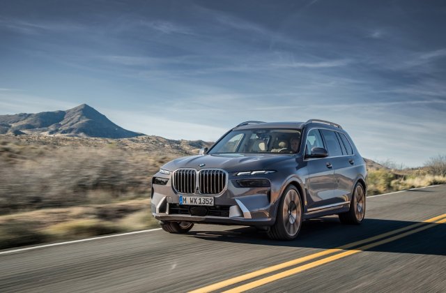 BMW X7 facelift introduce un design complet nou și folosește doar motoare electrificate