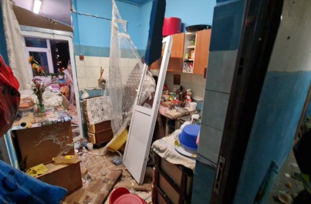 Explozie urmată de incendiu într-un apartament din Constanța. Peste 90 de persoane au fost evacuate