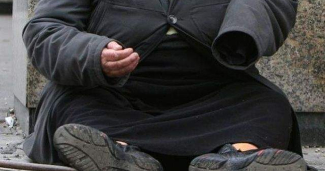 Romani cu dizabilitati, exploatati de o grupare de trafic de persoane