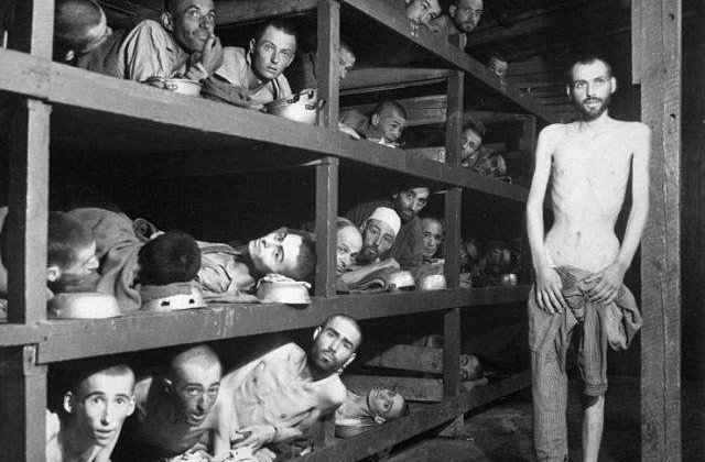 Fata cumplita a istoriei: Momente INFIORATOARE imortalizate in lagarele de concentrare