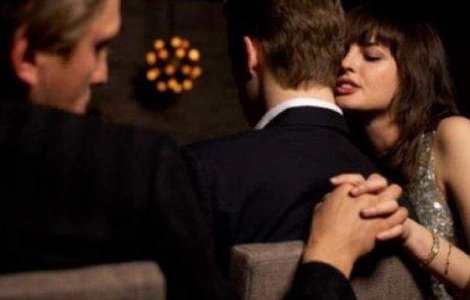  Top  Vedete care si-au inselat sotii sau sotiile si au fost prinsi