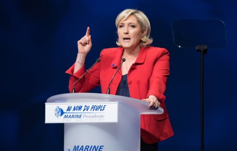 Marine Le Pen, contracandidata lui Emmanuel Macron, l-a acuzat de extremism