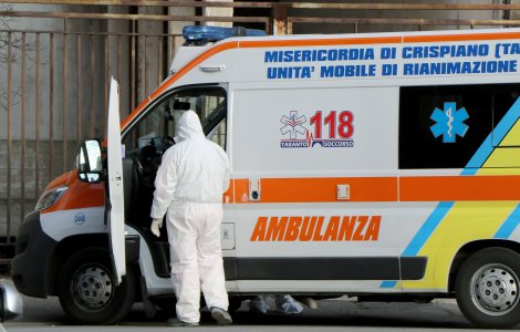 Italia: Un bătrân luat cu ambulanța avea la el 300.000 de euro