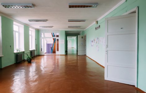 O elevă din Republica Moldova a adus un obuz la școală