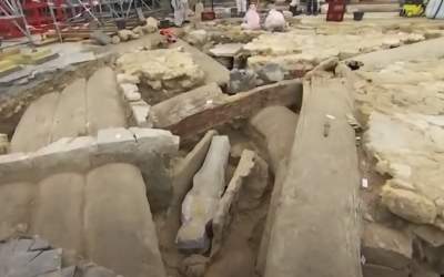 Misteriosul sarcofag de plumb...