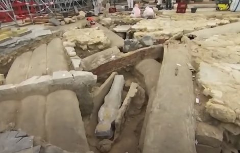 Misteriosul sarcofag de plumb descoperit în catedrala Notre-Dame va fi deschis în curând