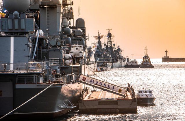 România interzice navele rusești în porturile din Marea Neagră sau de pe Dunăre 