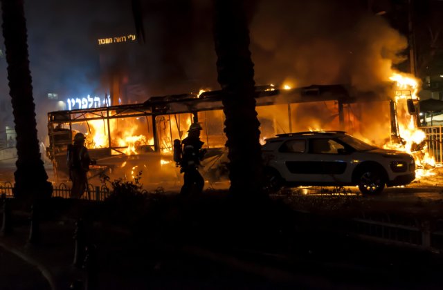 Violențe la Ierusalim, tir de rachetă spre Israel și lovituri asupra Fâșiei Gaza 