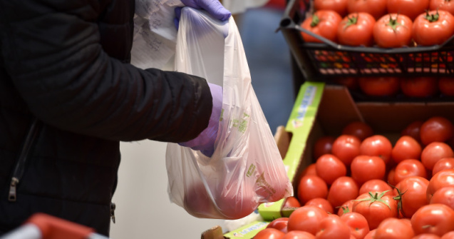 DAJ Olt, despre prețul unui kilogram de roșii la producător. „Fermierii din județ le vând cu 25-27 de lei”