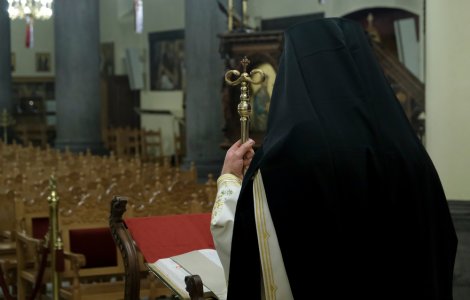 Precizările Episcopiei Maramureşului, după ce o refugiată l-a acuzat pe stareţul mănăstirii Petrova de agresiune sexuală