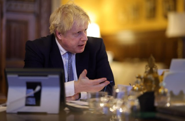 Boris Johnson, despre negocierile cu Putin: &bdquo;Cum poți negocia cu un crocodil c&acirc;nd ți-a prins piciorul &icirc;ntre fălci?&rdquo;
