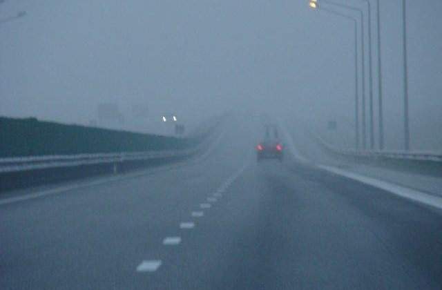 Circulatie ingreunata pe autostrazile A2 si A4, din cauza cetii