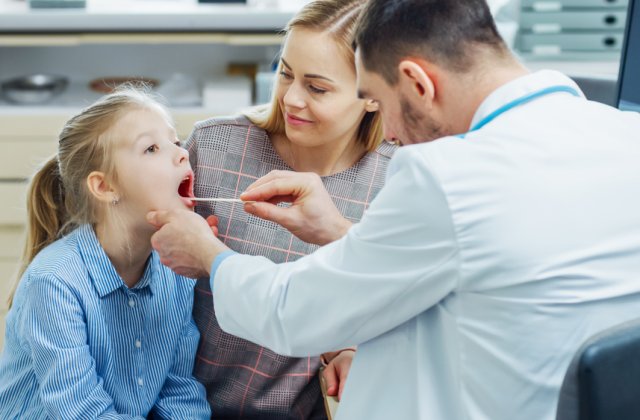 Medicul Mihai Craiu: ”Ar trebui să știți cu toții să recunoașteți hepatita la copil”. Ce simptome are hepatita