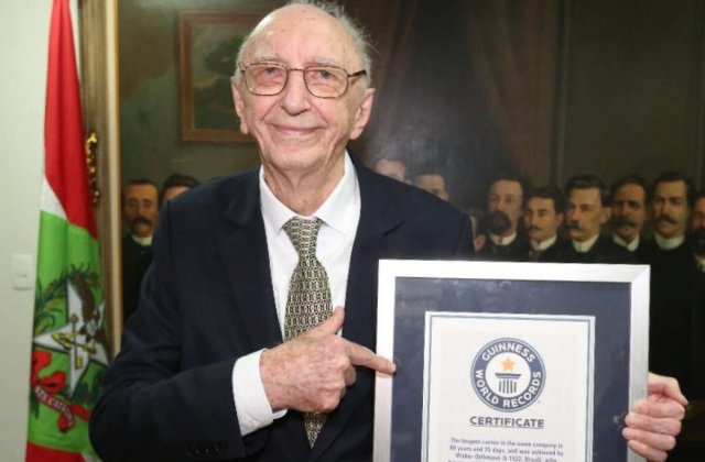 Record Guinness: Un bărbat a muncit la aceeași companie timp de 84 de ani 